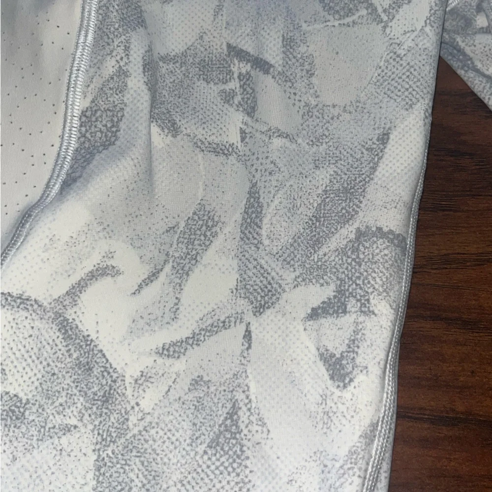 🍋LIKE NEW Lululemon Breezy Dot Tight *25" - Jasmine White Multi/White - Sz 6 - Picture 4 of 15